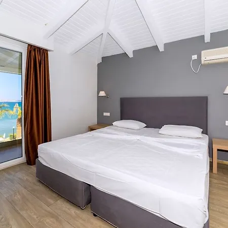 Turtle Hotel Laganas